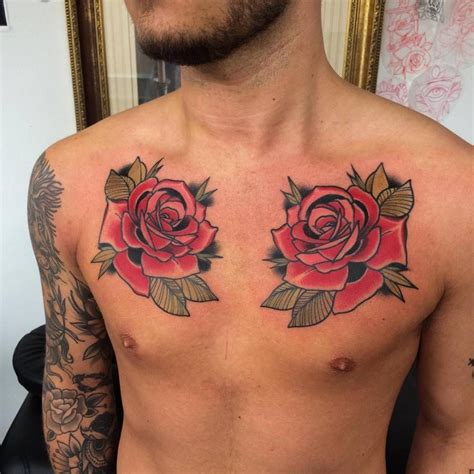 Tatuajes de rosas en el pecho: recopilación de diseños